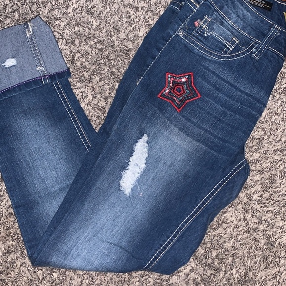 Girls Vigoss “the austin “ Red Embroidery size 10 - Picture 1 of 6